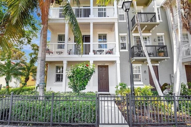Photo - 122 SW 1st Ave Townhome