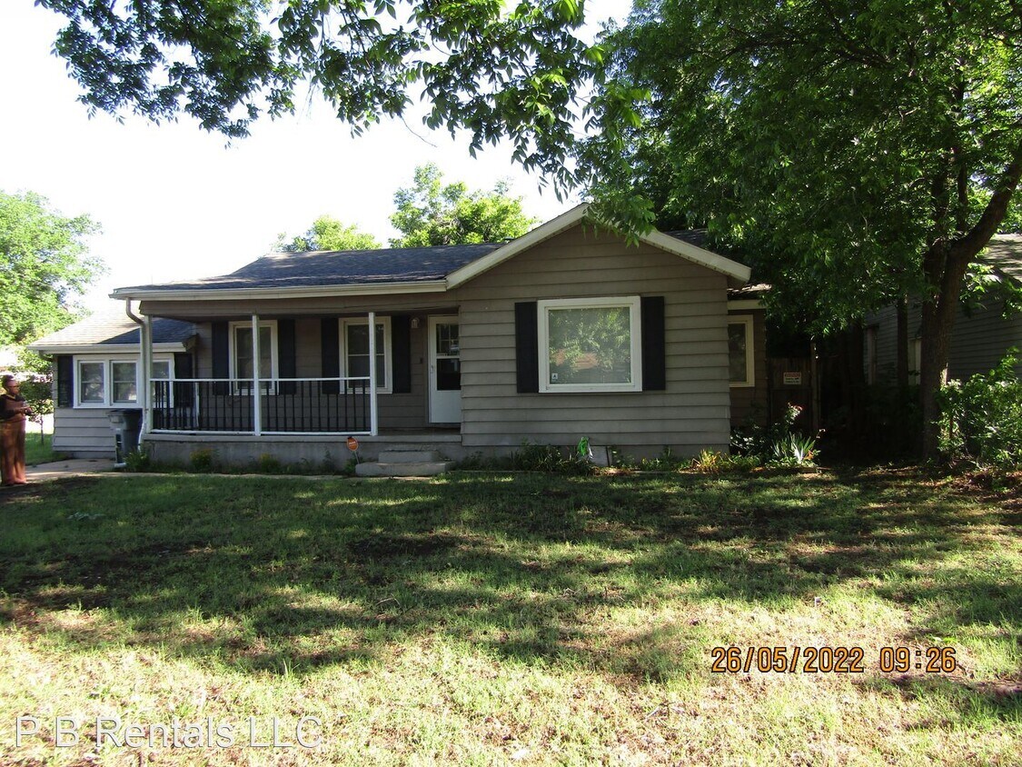 3 br, 1.5 bath House 1615 NW Kingsbury A... House Rental in Lawton