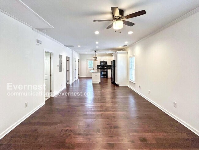 Building Photo - Charming 3 bed, 2 bath 1930s Bungalow for ...