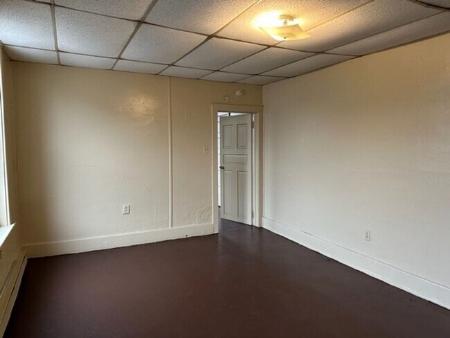 Building Photo - 36 S 13th St