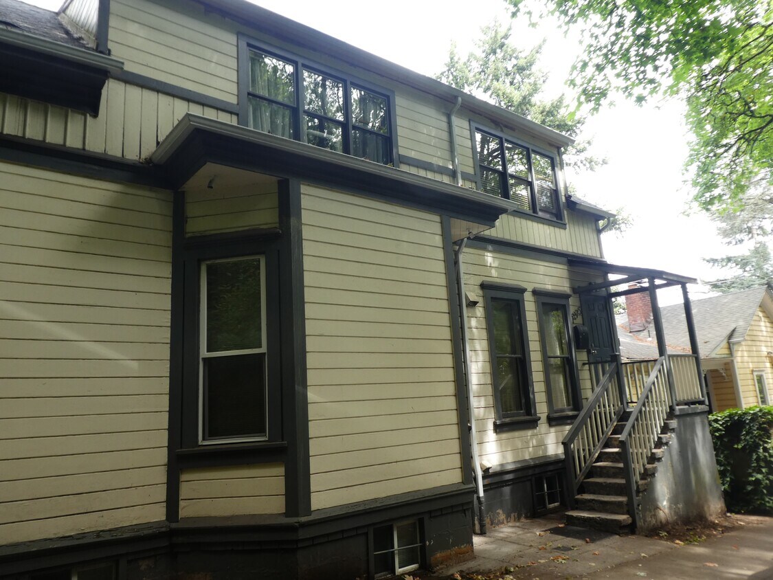 Foto del edificio - 1275 SW College St