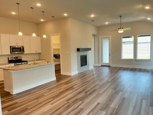 Foto del edificio - 7108 Dragonfly Ln