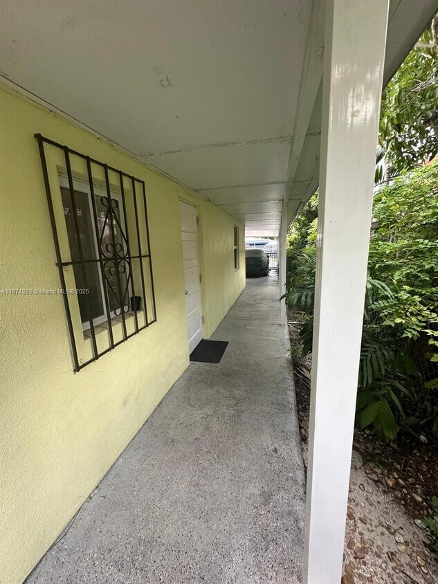 Foto principal - 324 SW 23rd Ave