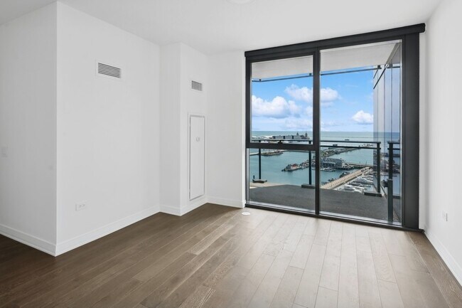 Building Photo - 211 N Harbor Dr