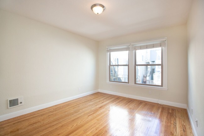 Building Photo - 140 Duboce Ave