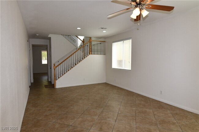 Foto del edificio - 6512 N Setting Moon St