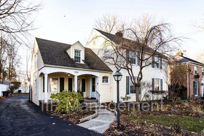 Building Photo - PRESTINE AND CHARMING 3 BEDROOM, 1.5 BATH