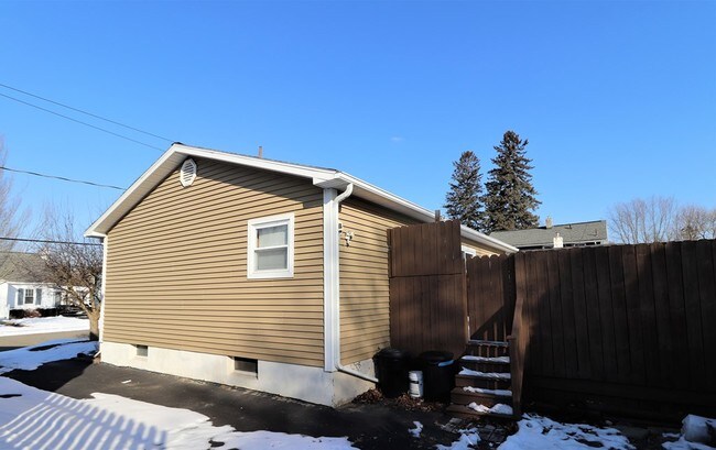 Foto del edificio - 190 Cutler Ave