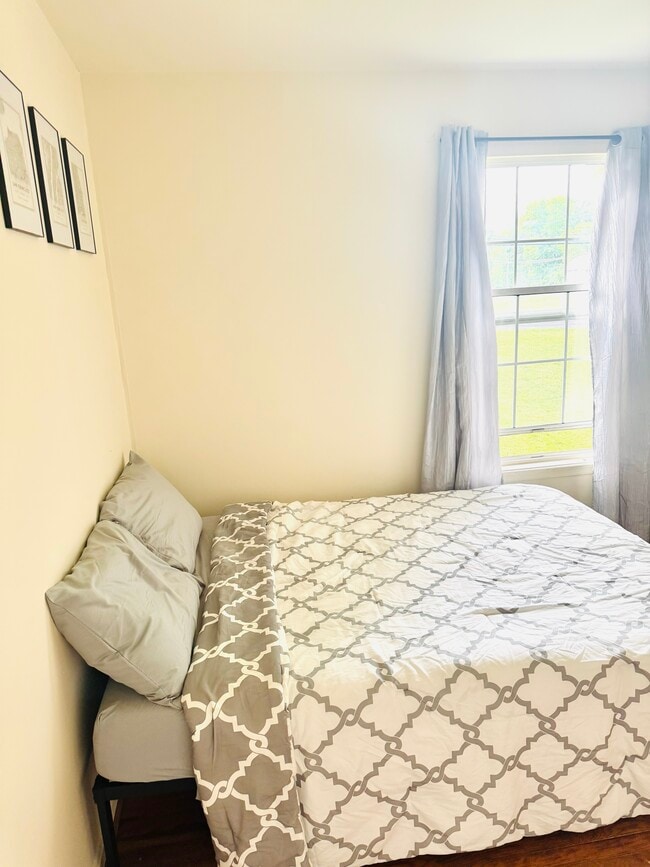 Building Photo - 2014 Ritchie Rd