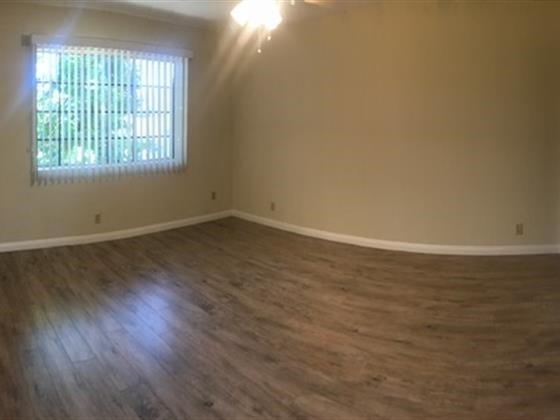 Building Photo - 265 W Tujunga Ave