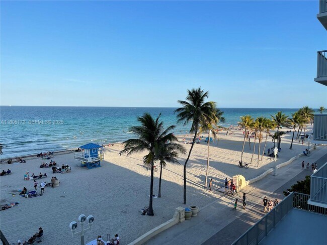 Building Photo - 400 N Surf Rd