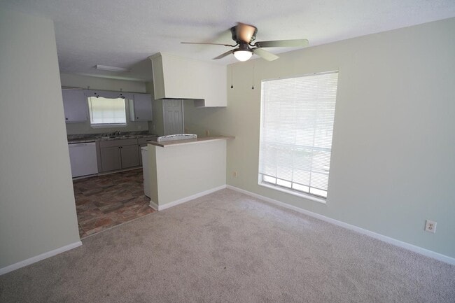 Building Photo - 2304 Hartsfield Ct