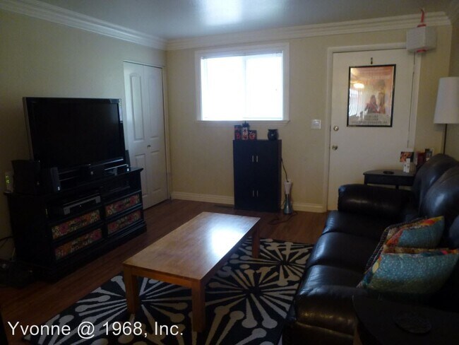 Building Photo - 100 S Orchard Dr