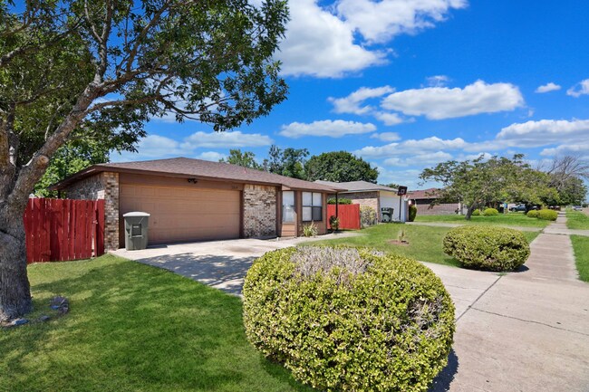 Foto del edificio - 304 Carly Dr