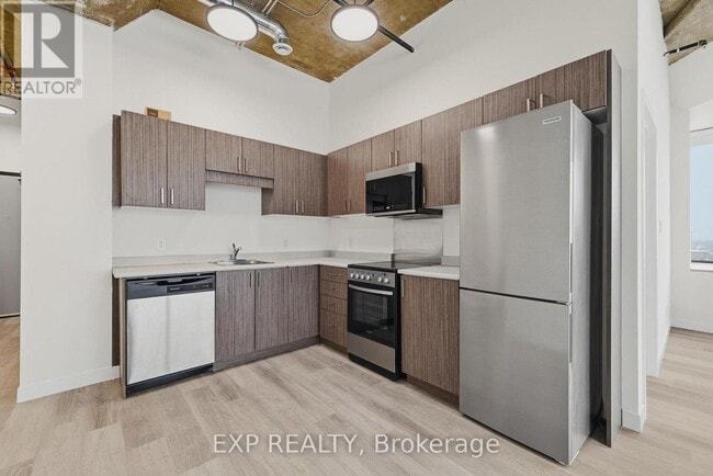 Building Photo - 30 Duke St W