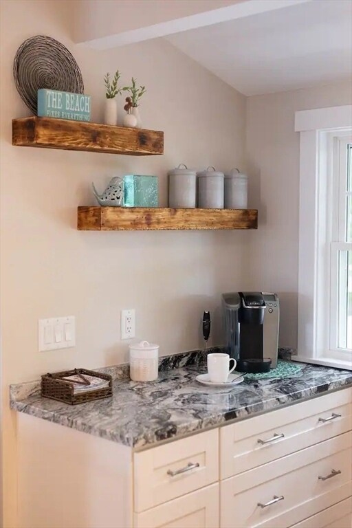 Foto del edificio - 110 Elgin Rd