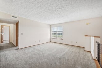 Building Photo - Emerald Lakes
