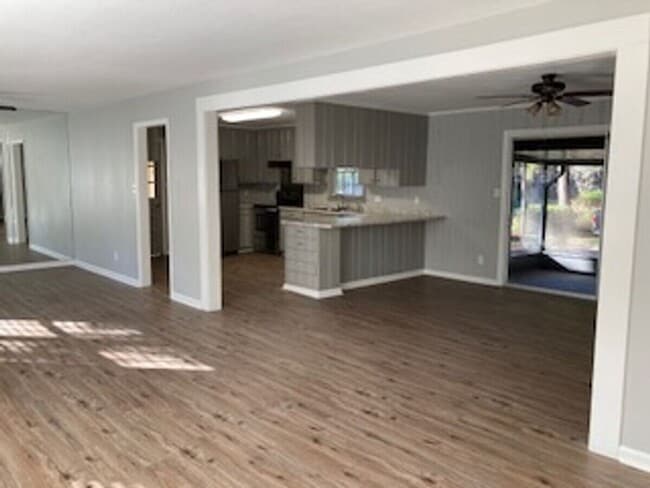 Building Photo - 1st Month Free! - Charming 3BR Home with Modern Finishes & Screened Porch – Near VSU!