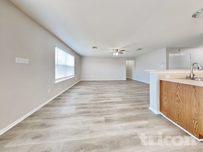 Building Photo - 302 Bird Dog Bend
