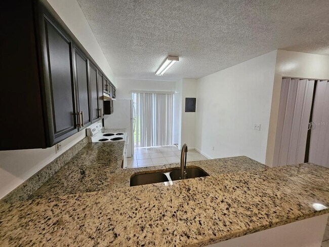 Foto del edificio - 3651 N Goldenrod Rd