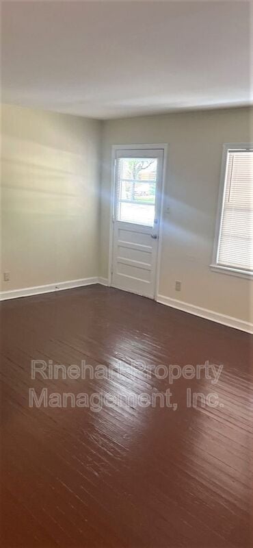 Foto del edificio - 352 Scoggins St