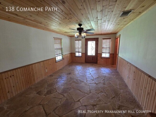 Foto del edificio - 138 Comanche Path