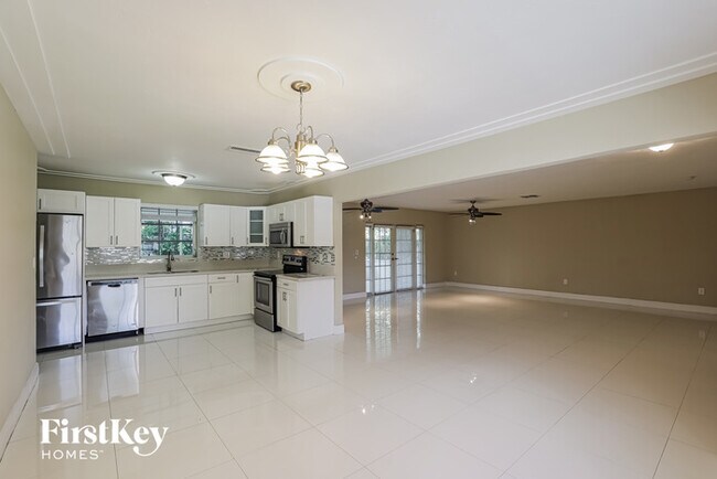 Building Photo - 20021 SW 89th Ct