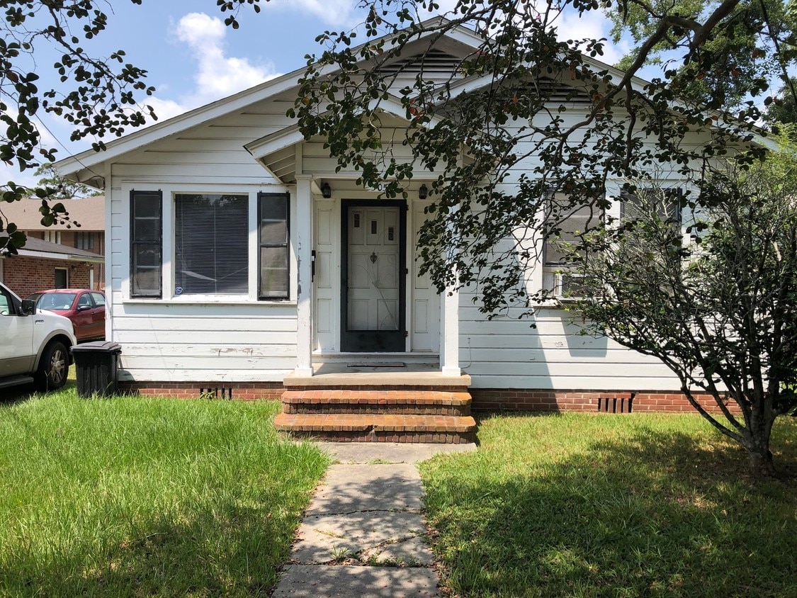 Primary Photo - 505 E Coleman Ave