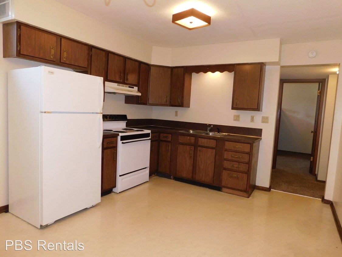 625 Forest Ave, Crete, NE 68333 Room for Rent in Crete, NE