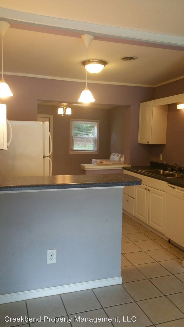 Building Photo - 4620 Oakwood Ave