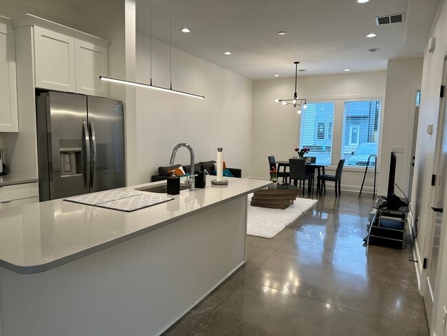 Building Photo - 1535 Yarra St