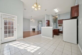 Building Photo - 4400 Foxtail Ln