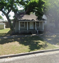 Building Photo - 1416 Hubbard St