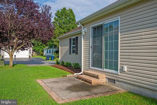 Foto del edificio - 192 Daffodil Dr