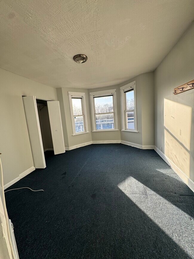 Foto del edificio - 5015 N Kimberly Ave