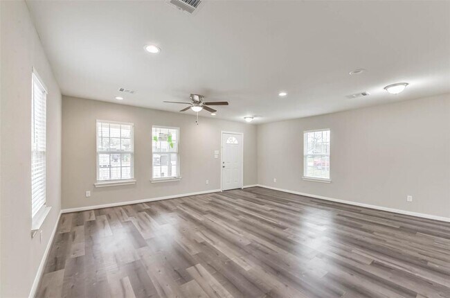 Foto del edificio - 3344 Simmons St