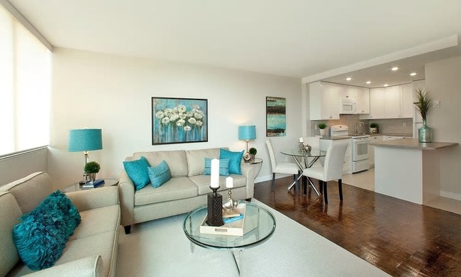 Interior Photo - Applewood on the Park