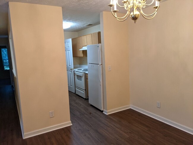 Building Photo - 2201 Waldrop Pl