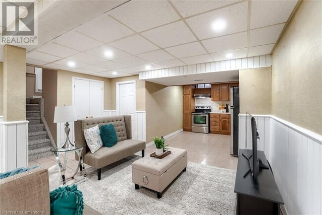 Building Photo - 27 Stanwell Dr