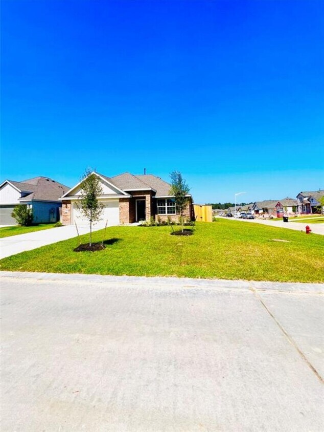 Primary Photo - 22445 Mountain Pne Dr