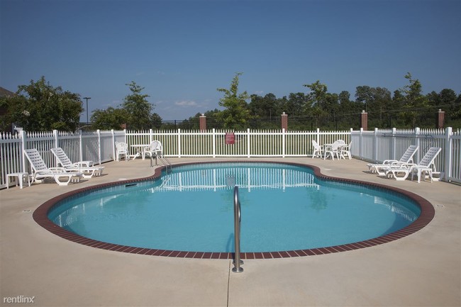 Building Photo - 550 Beverly Dr