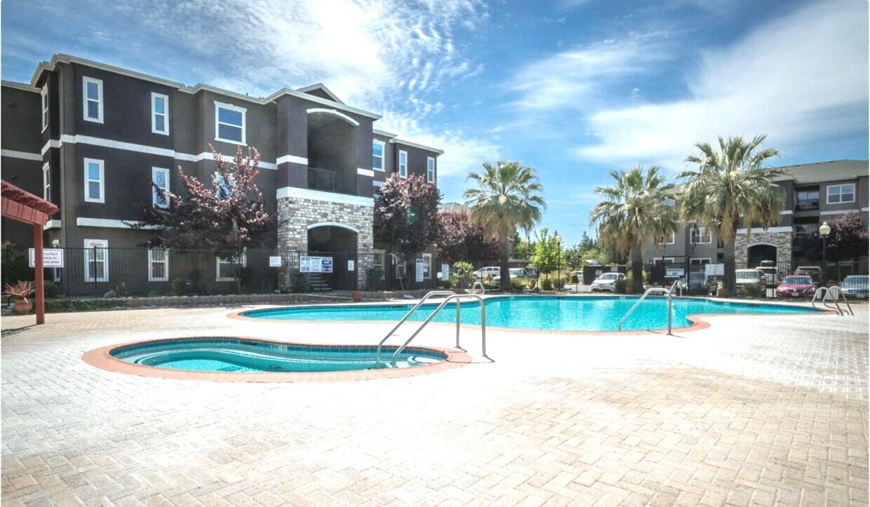 Foto principal - 8434 Walerga Rd