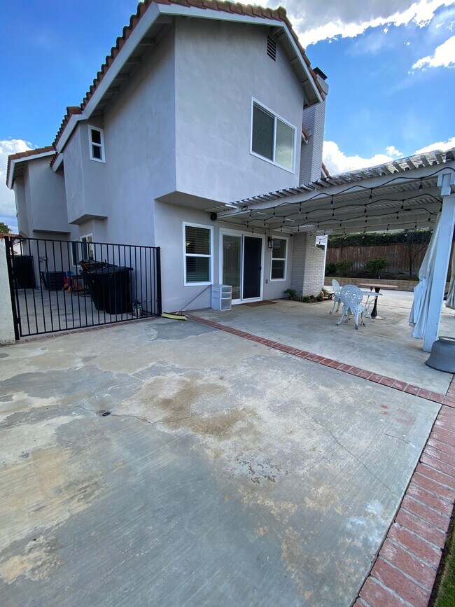 Foto del edificio - 15530 Oakflats Rd