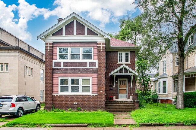 Foto del edificio - 1411 W Barker Ave