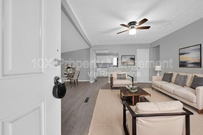 Foto del edificio - 1660 Shady Lane Rd