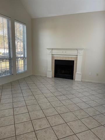 Foto del edificio - 7800 Kings Ridge Rd