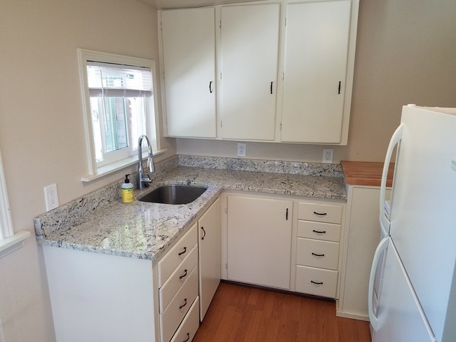 Kitchen with granite - 639 Main St