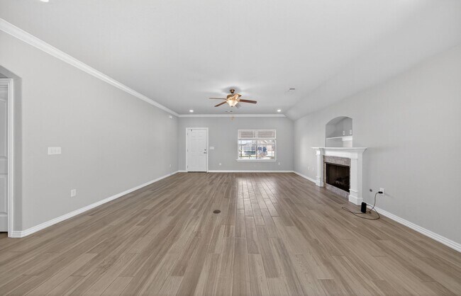 Building Photo - 971 Lakeview Dr