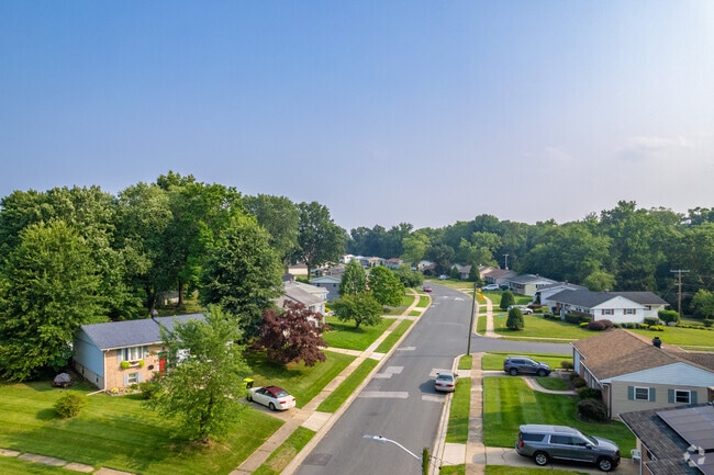 The residential streets of Edgewood are quiet and peacful.