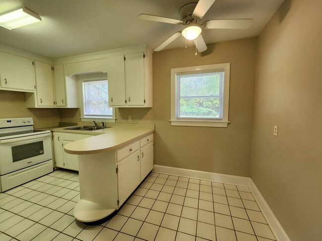 Foto del edificio - 2 Bedroom, 1 Bath Home in Oakhurst